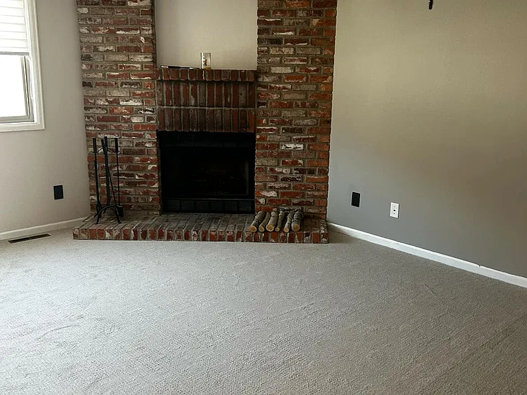 Dining/fireplace