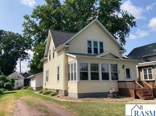109 Maple St SW, Sleepy Eye, MN 56085