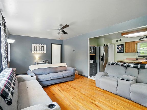 4th image of 303 Kerry St