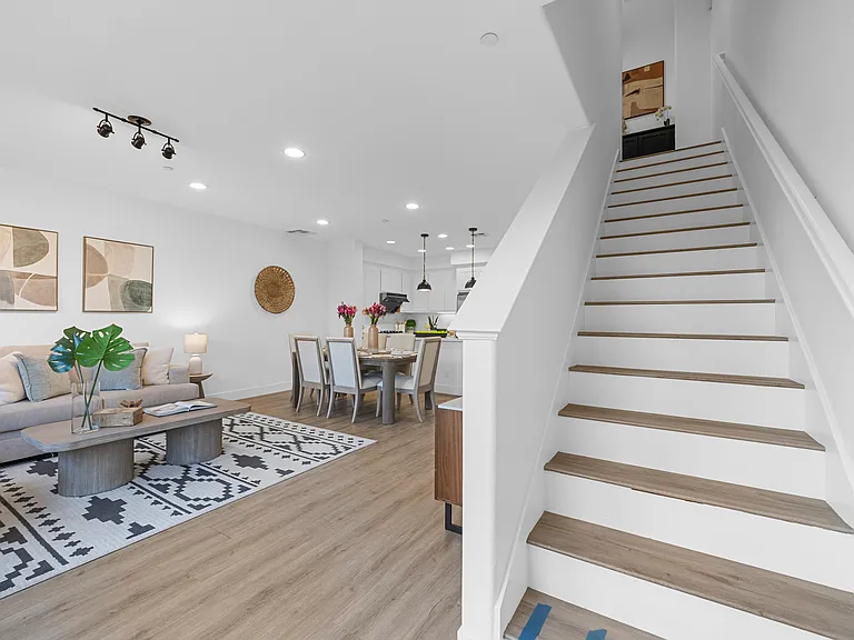 1469 W San Carlos St — Photo 40