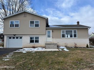 133 4th St, New Columbia, PA 17856