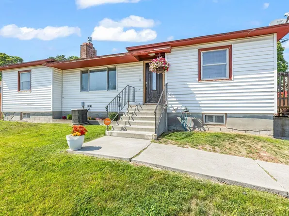 104 Thill Ave, Sunnyside, WA 98944