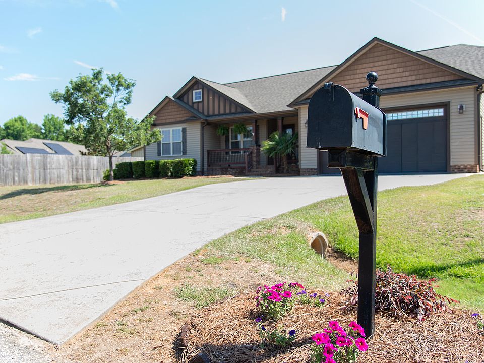 1st image of 127 Woodglen Dr