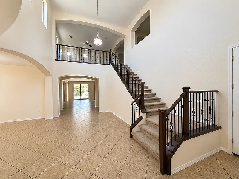 4 bed, 3.5 bath, 3800 sqft, $4,000 — Photo 4