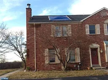 558 Susan Dr photo 1