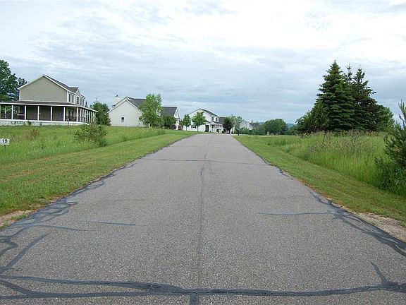 2nd image of 7905 Bay Meadow Dr