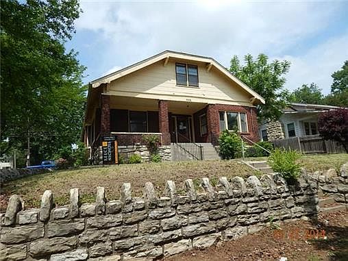 3rd image of 342 Van Brunt Blvd
