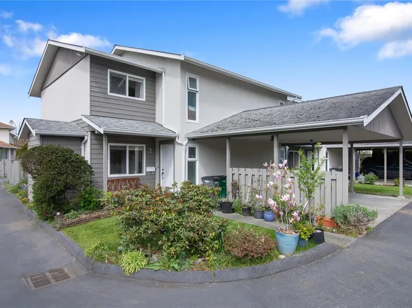 400 Culduthel Rd #7, Saanich, BC V8Z 1G1
