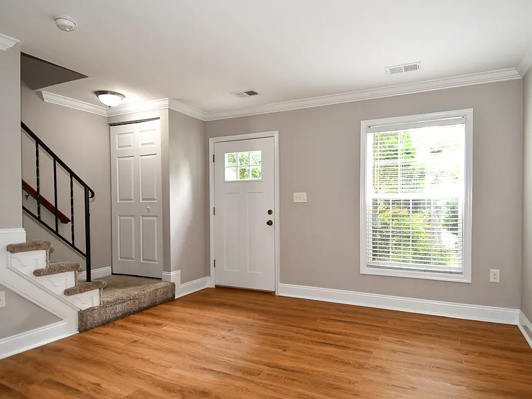 Living Room - 5