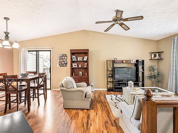 3rd image of 9536 Bay Vista East Dr