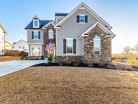 3rd image of 3124 Rosewood Drive