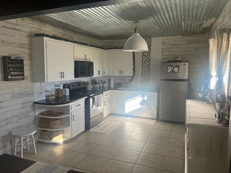 884 FM 3329 — Photo 13