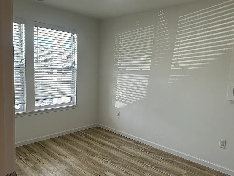 922 Osage Villa Ct — Photo 3