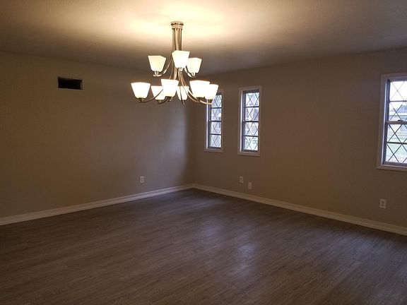 2nd image of 3118 Albemarle Dr