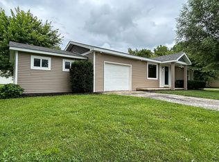 300 W Alabama Ave, Casey, IL 62420
