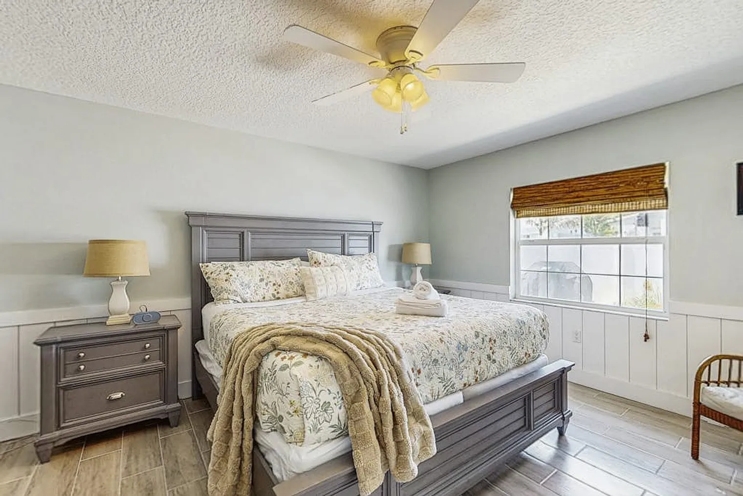3 bed, 2.0 bath, 1582 sqft, $7,838 — Photo 4