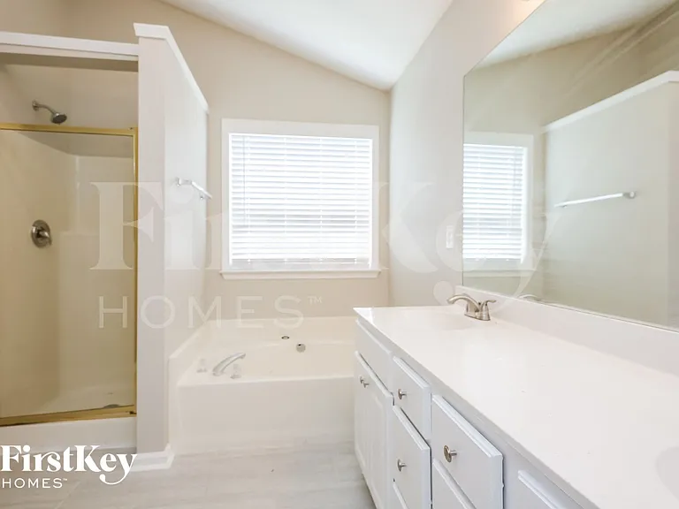 1577 Pinebreeze Dr — Photo 10