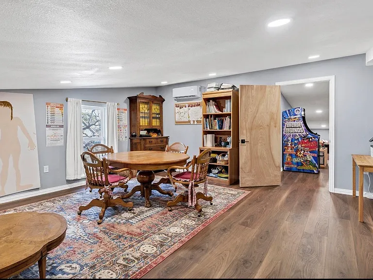 406 N Oak Ln — Photo 12