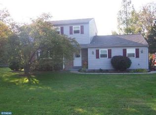 2810 Upper Ridge Rd, Pennsburg, PA 18073