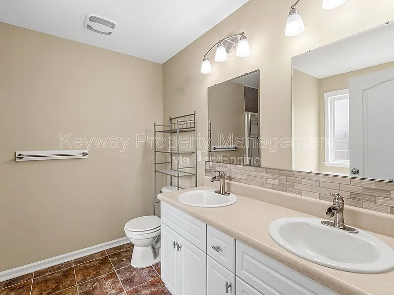 3124 Saint Charles Ave — Photo 14