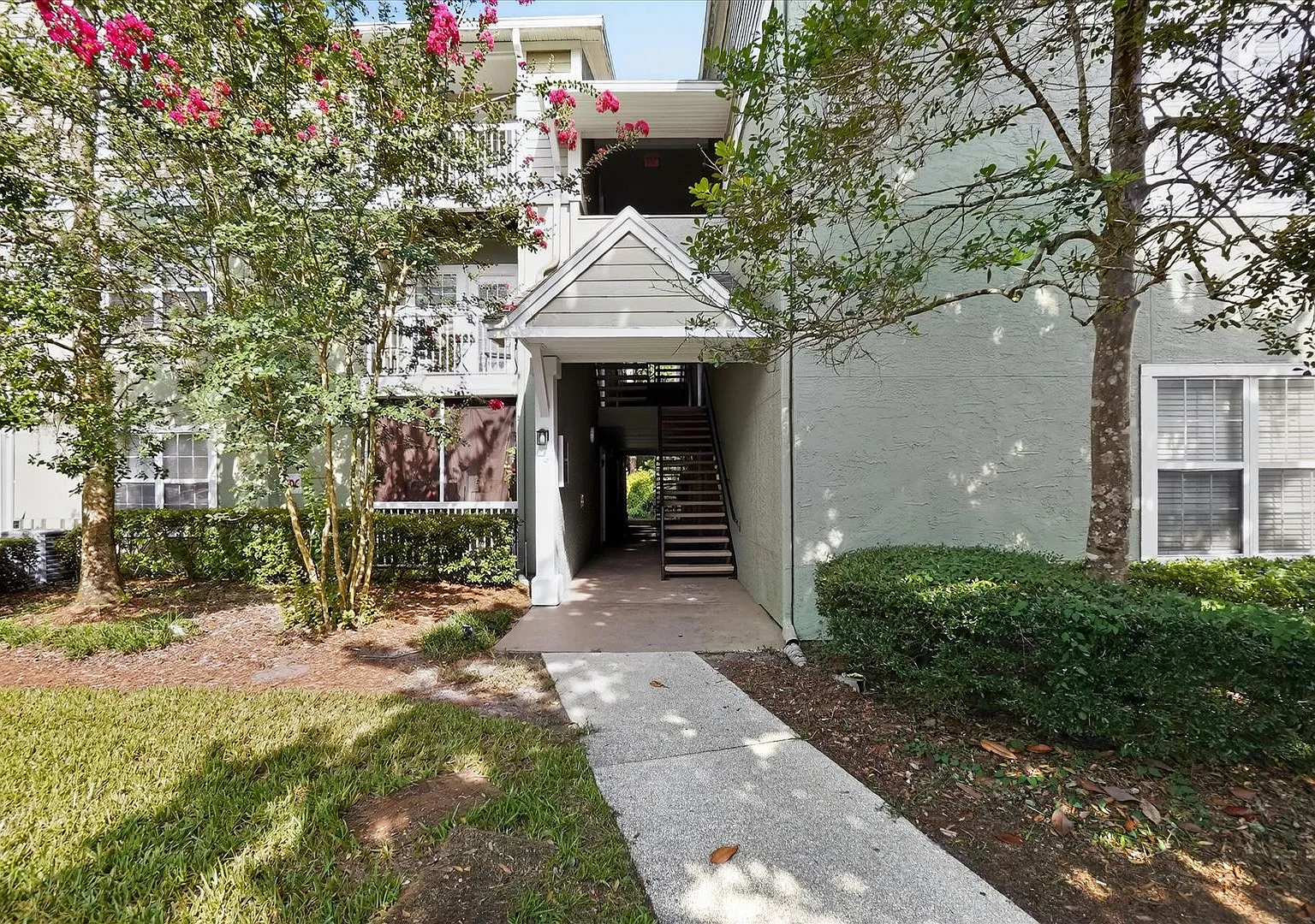 Gated Community — Photo 4