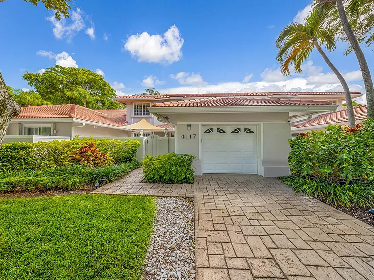 4117 W Palm Aire Dr #B2 — Photo 26