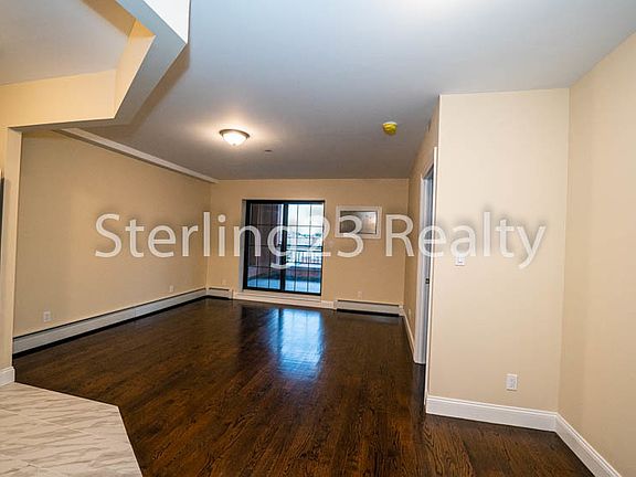 4th image of 26-26 18th St #4