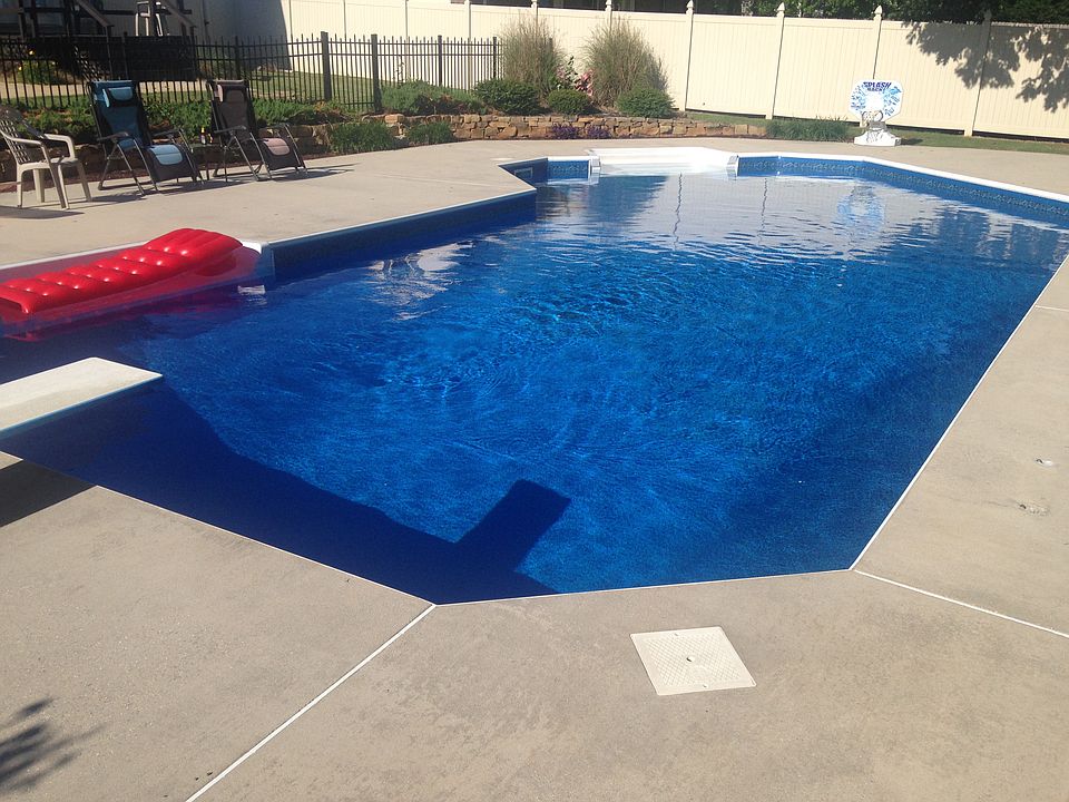 2nd image of 22228 Yorkshire Dr E