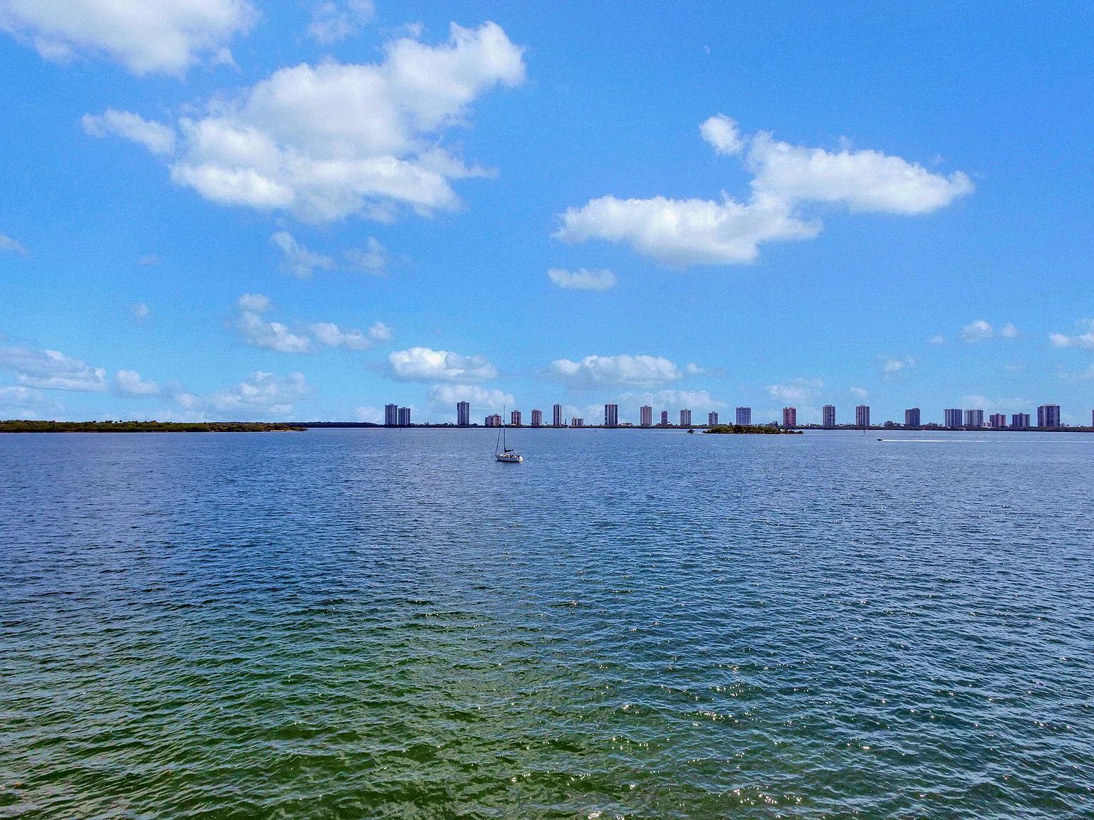 2 bed, 2.0 bath, 966 sqft, $2,800 — Photo 4