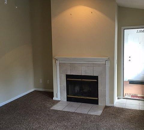 4th image of 13715 N Richmond Park Dr #1105