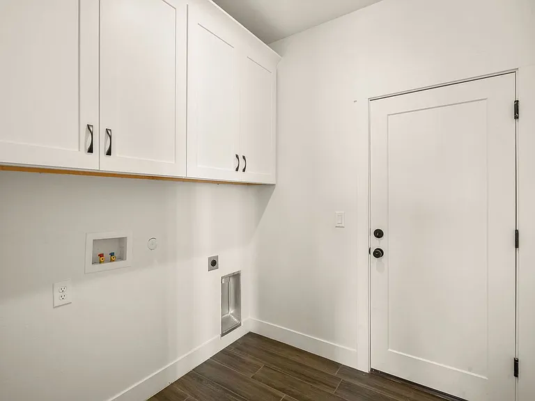 4025 Boardwalk Rd — Photo 19