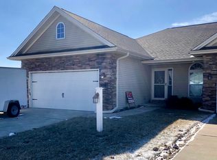 1711A Timber Wolf Ln, Mahomet, IL 61853