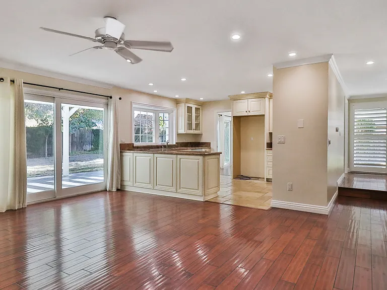 1164 S Galesmoore Ct — Photo 21