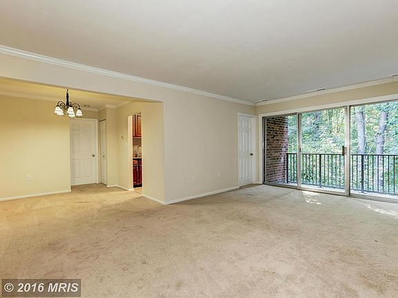 3rd image of 886 College Pkwy APT 202