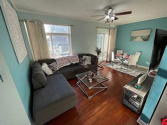 400 Village Cir #216 — Photo 16