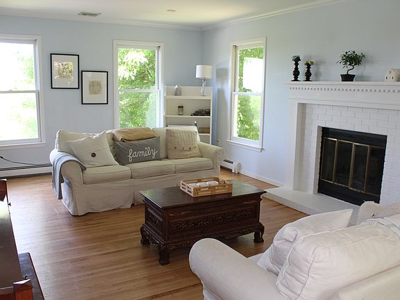 4th image of 64 Heritage Dr