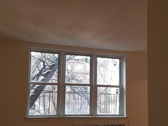 5th image of 740 E 32nd St APT C3