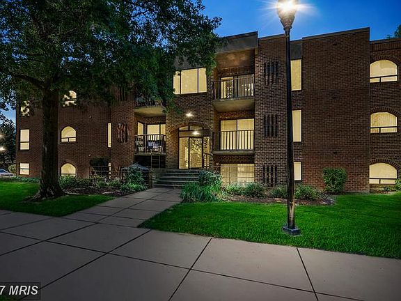 2nd image of 14 Silverwood Cir APT 3