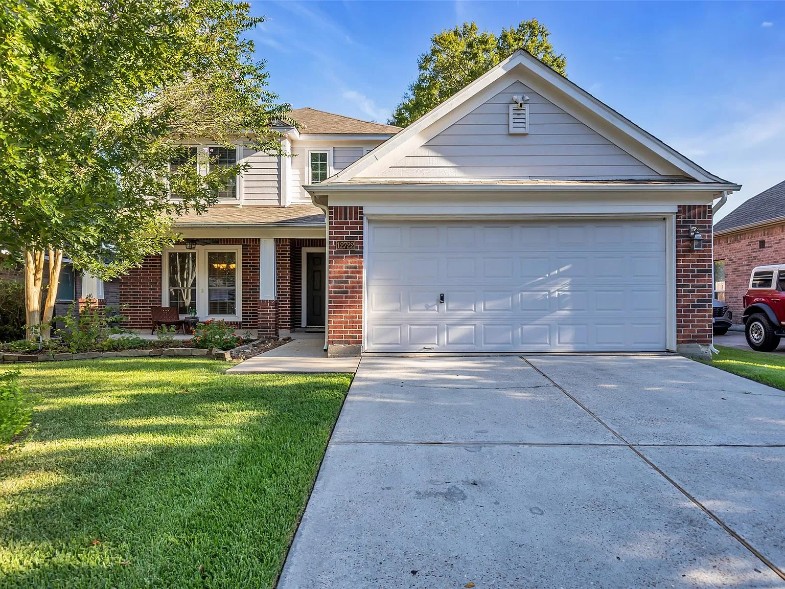 4 bed, 2.5 bath, 2432 sqft, $2,550 — Photo 1