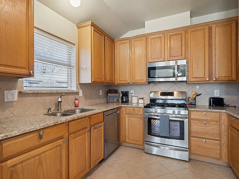 107 Loda Ct — Photo 14