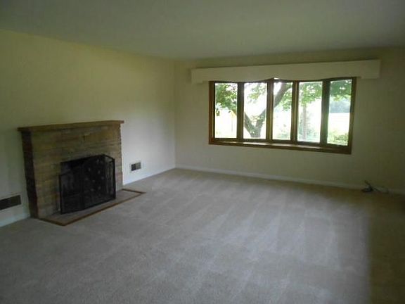 4th image of 1057 Harrison Blvd