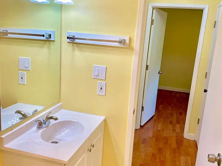1301 Iowa St #18 — Photo 14