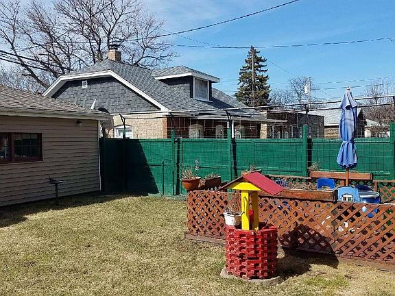 4th image of 6726 N Artesian Ave #1