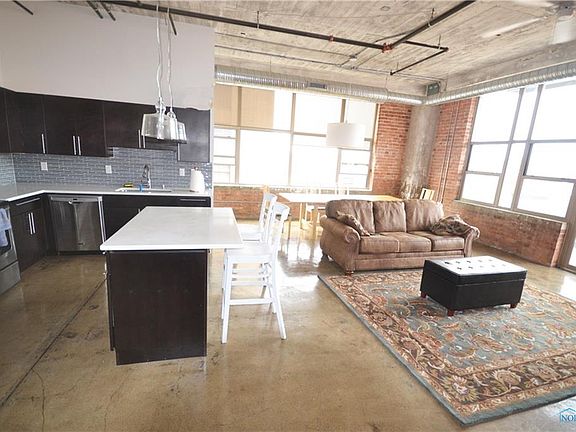 5th image of 745 Washington St APT 301