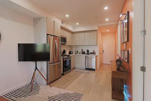 1806 Saint NE #2 Photo 1