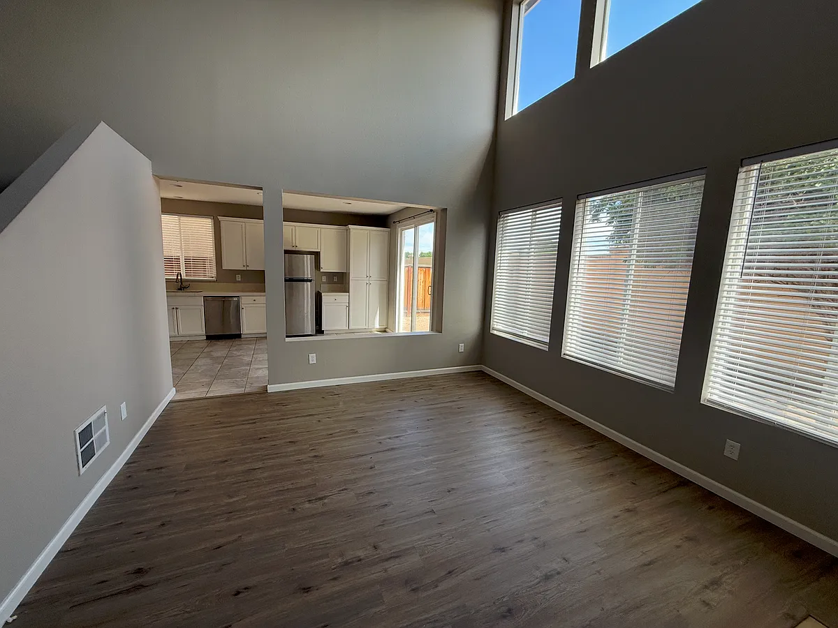 Building Photo - 388 Burlington Dr