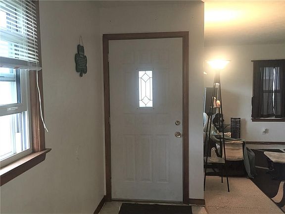 2nd image of 813 W Ashton Ave