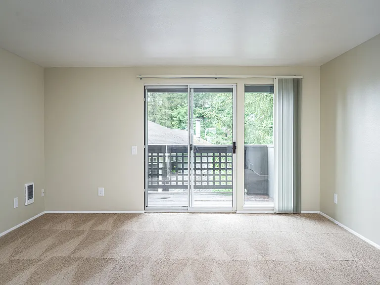Oakmont — Photo 25