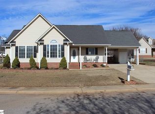 545 Hyatt Dr, Lyman, SC 29365