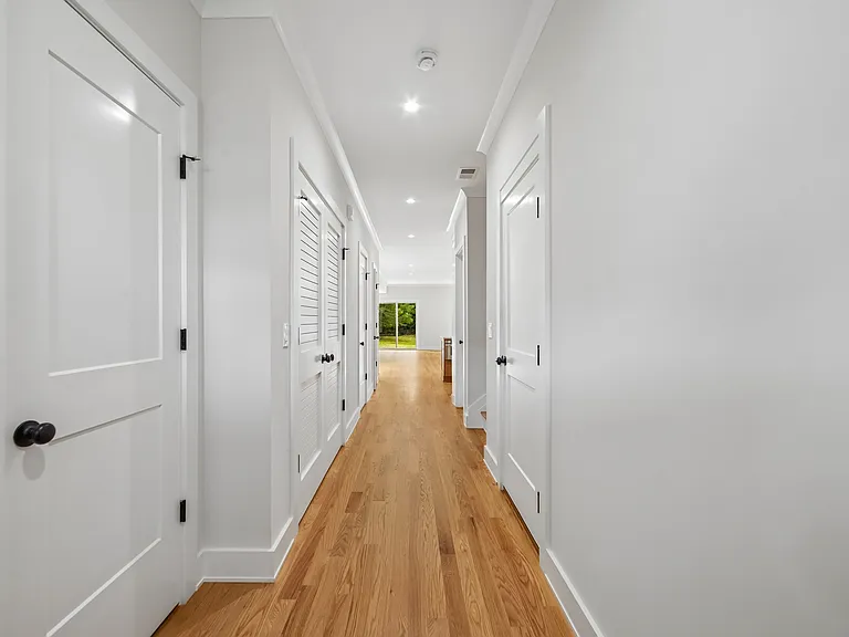 22 Willow St #A — Photo 5
